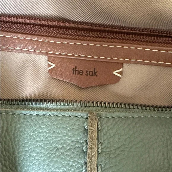 The sak Meadow Pebbled Leather Bag with Adjustable Saddle Leather Shoulder Strap - Picture 6 of 8